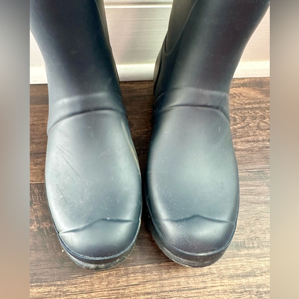 Hunter Original Tall Rainboot (Women,) 9M, Navy Matte - Picture 6 of 16
